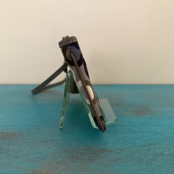 Coach Signature Madison Clover Wristlet With Leather Strap & Zip Closure - Picture 3 of 8